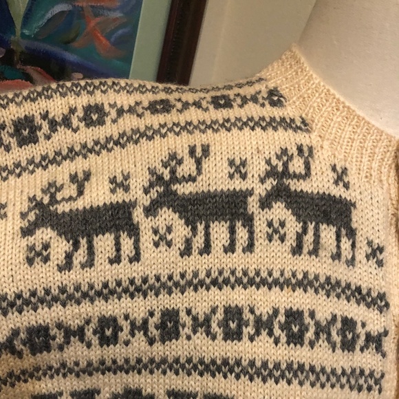 Norwegian Hand Knit Sweater / Norwegian Wool with Reindeer and Snowflake  - XL - Picture 2 of 11
